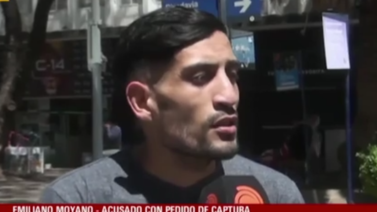 El acusado fue detnido en vivo durante la entrevista que brindaba a la TV cordobesa. (Foto: captura El Doce).