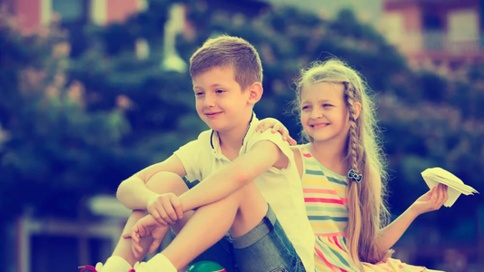 Novios a los 8 años: el tierno mensaje de dos nenes que se declaran su amor