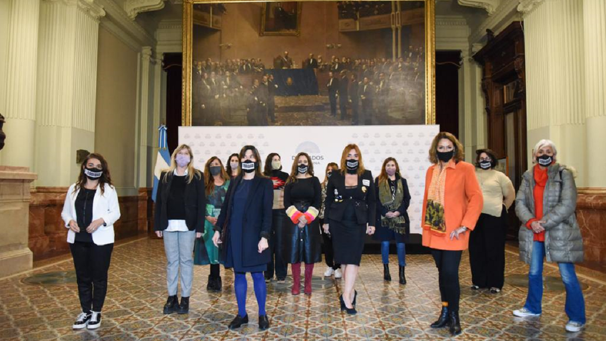 Diputadas de los dos bloques mayoritarios recibieron en su día a integrantes de Periodistas Argentinas por la Ley de Equidad en Medios de Comunicación.