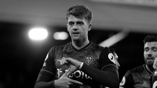 El Leeds de Bielsa volvió al triunfo y le ganó 2-1 a Fulham