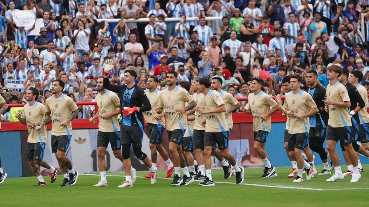 La Selecci&oacute;n Argentina derrot&oacute; 2-0 a la Selecci&oacute;n Sub-20.