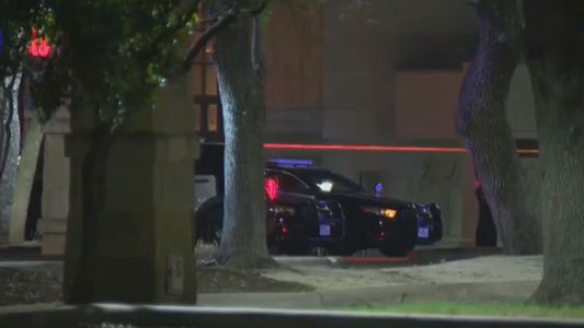 Misterio rodea caso de modelo embarazada y encontrada muerta en su departamento