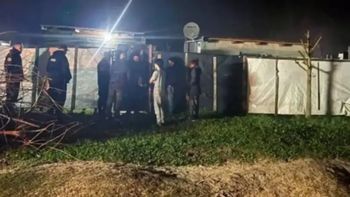 Fue a la comisaría y confesó que había golpeado a su pareja: el dato clave que reveló la autopsia