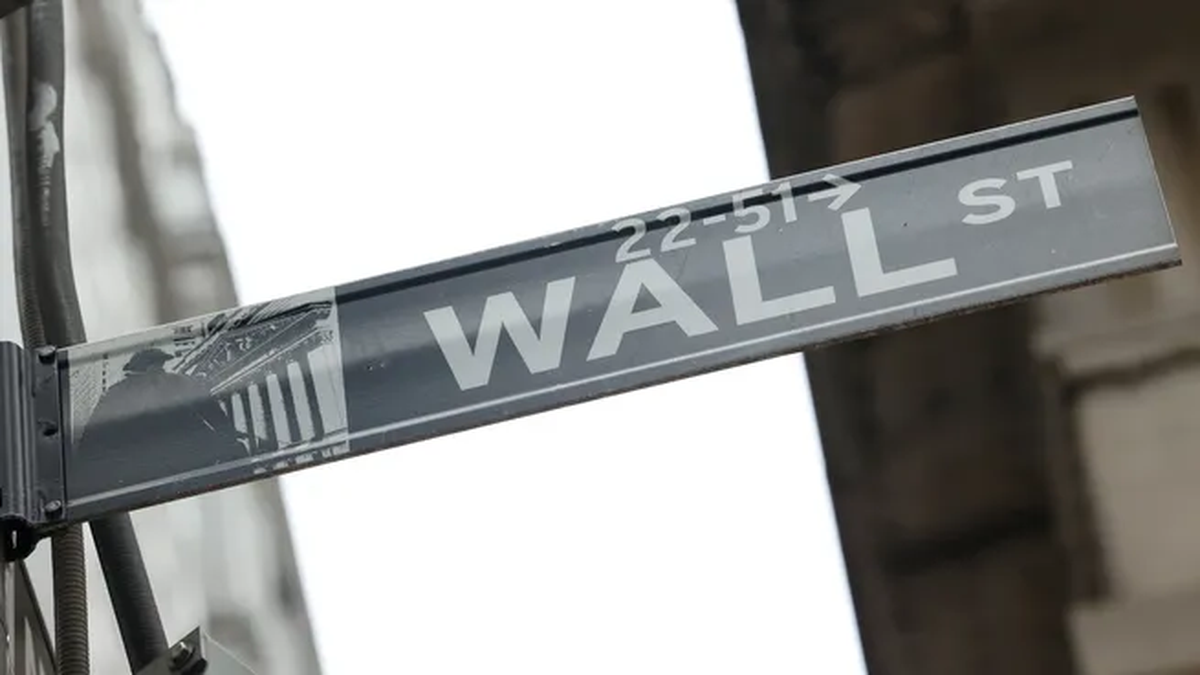 Los mercados reaccionan con bajas al plan fiscal de Trump y a las tensiones en Medio Oriente.