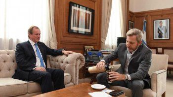 Mientras el peronismo cierra filas, Frigerio estaciona la ambulancia cerca de algunos gobernadores del PJ (por las dudas)