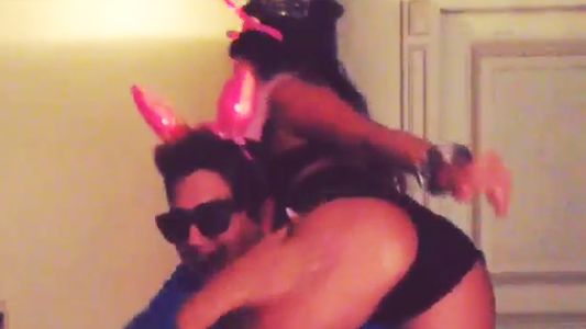 Antes de irse a dormir, Karina Jelinek graba estos videos hot