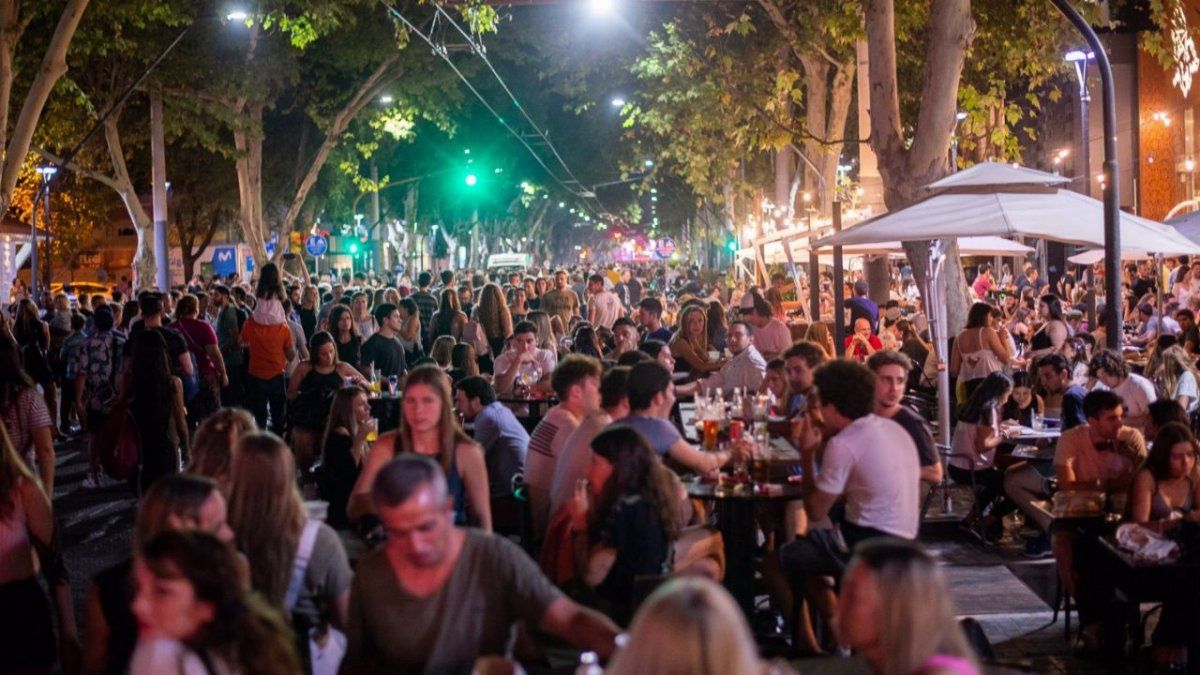 Buscan desalentar los encuentros nocturnos con las medidas tomadas en Mendoza.