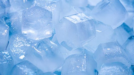 Truco viral: para qué sirven los cubitos de vinagre congelados en casa y por qué los recomiendan