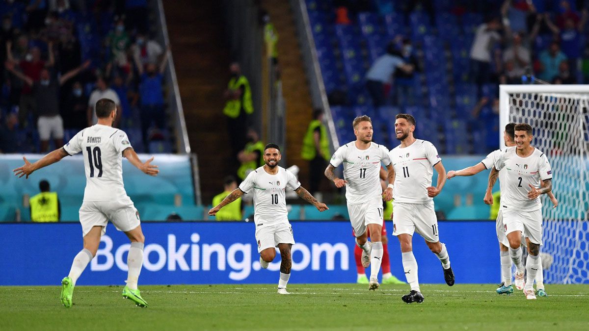 Italia goleó 3-0 a Turquía en el arranque de la Euro.