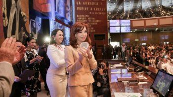 En Ecuador piden retirarle una condecoración a Cristina por las distintas causas de corrupción que enfrenta