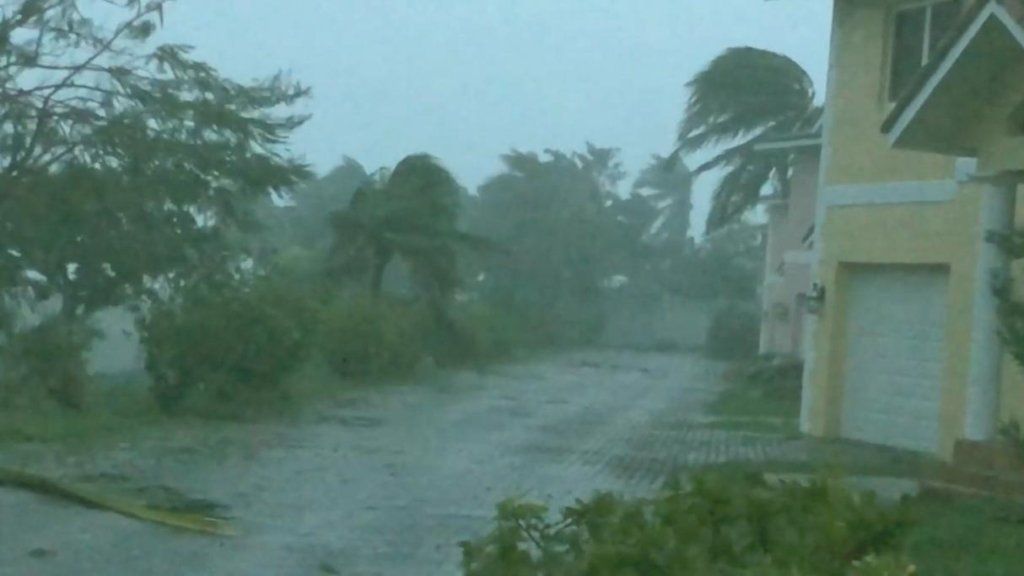Huracán Dorian: cuerpos flotando y destrozos catastróficos a su paso por las Bahamas