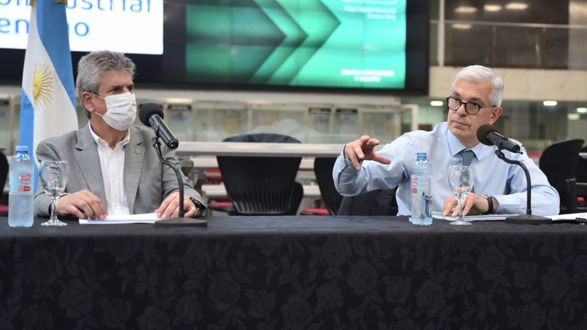 José Martins, titular de la Bolsa de Cereales, y Julián Domínguez. 