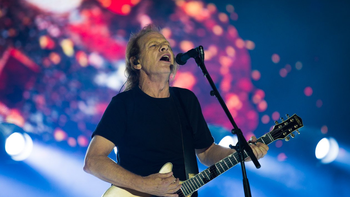 Internaron en Buenos Aires a Stevie Young, guitarrista de AC/DC: Está...