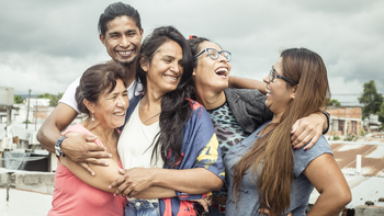 Carla Morales Ríos tiene 41 años. Es sobreviviente de abuso sexual del ex cura Emilio Raimundo Lamas. Pide que la causa no prescriba en la justicia civil. Para eso debe pronunciarse la Corte Suprema de Salta. (Foto: Martina Perosa/ LAVACA) Carla Morales Ríos tiene 41 años. Es sobreviviente de abuso sexual del ex cura Emilio Raimundo Lamas. Pide que la causa no prescriba en la justicia civil. Para eso debe pronunciarse la Corte Suprema de Salta. (Foto: Martina Perosa/ LAVACA)