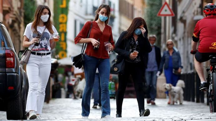 Coronavirus: cuáles son los datos que indican que Argentina está dejando atrás la tercera ola