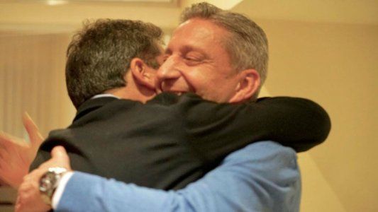 Chubut: Arcioni se impuso al kirchnerista Linares y celebró su reelección acompañado de Sergio Massa