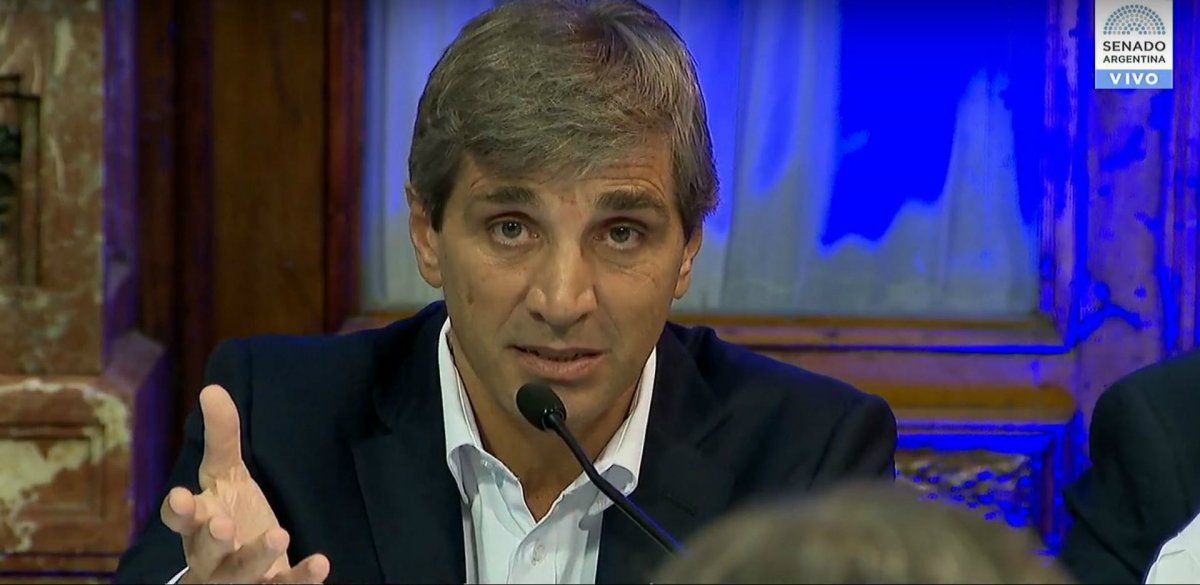 Luis Caputo, en el Congreso: “No podemos tener este ritmo de deuda por 10 o 5 años”