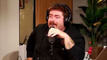 El terrible accidente escatológico de Migue Granados en vivo en su canal de streaming