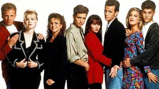 Elenco de 90210 rinde homenaje a Shannen Doherty