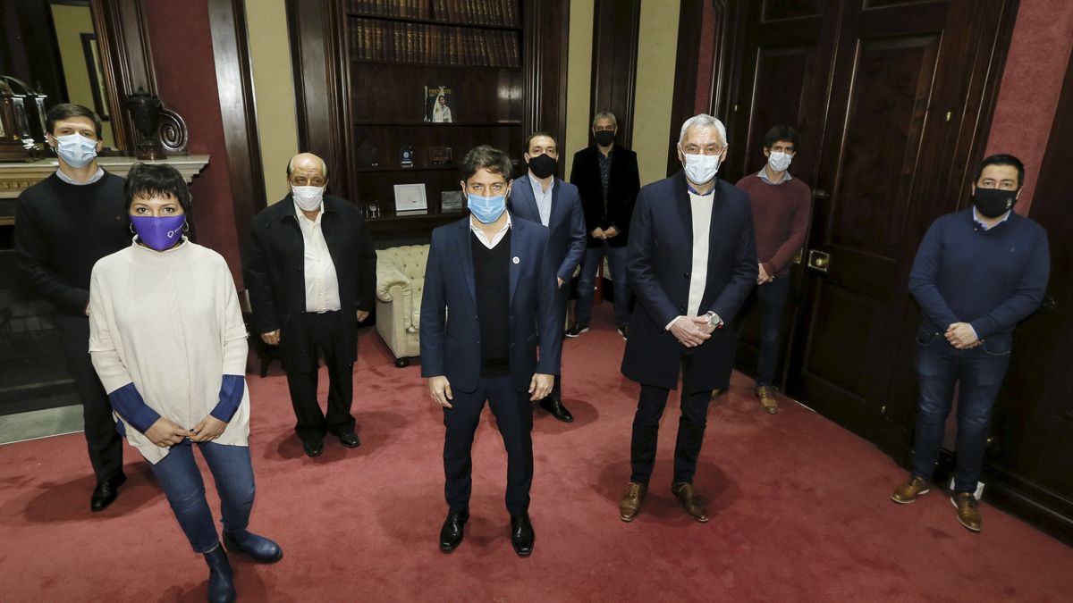 Kicillof, el año pasado, con intendentes. (Foto: archivo)