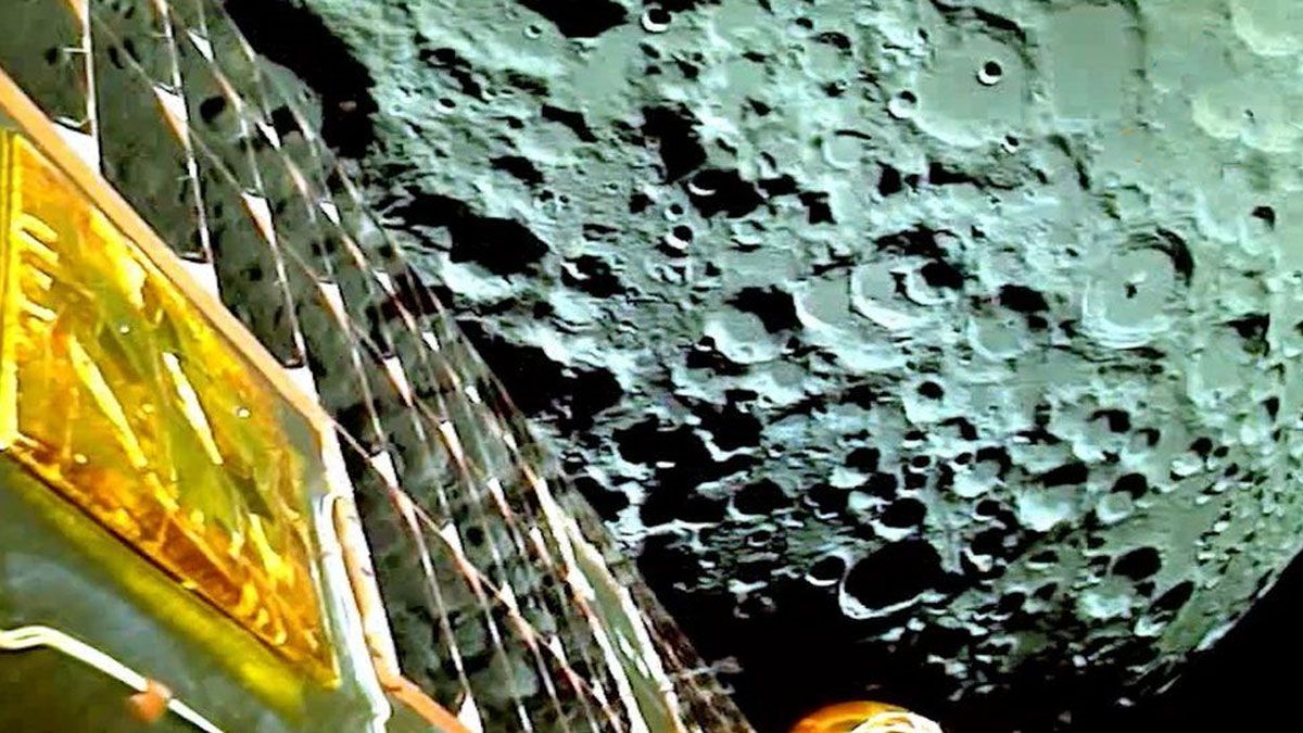 Uno de los instantes finales antes del alunizaje histórico. (Foto: captura de TV)