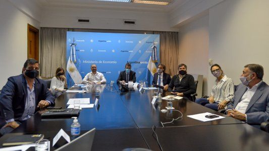 Guzmán busca mostrar apoyo del Congreso ante la llegada del FMI: la foto con Massa y Máximo, y las dudas de la oposición