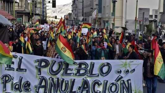 Máxima tensión y dos muertos en Bolivia: Evo pide que cesen los enfrentamientos entre bolivianos