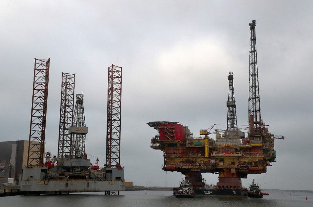 Te pagan por llevarte petróleo: tras el lunes rojo, el precio del barril sigue estando en negativo