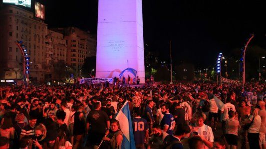 Argentina despidió a Diego Maradona con un último aplauso masivo