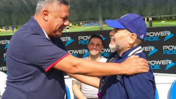 Reconciliación sellada: Maradona y Tapia se encontraron en el predio de Ezeiza