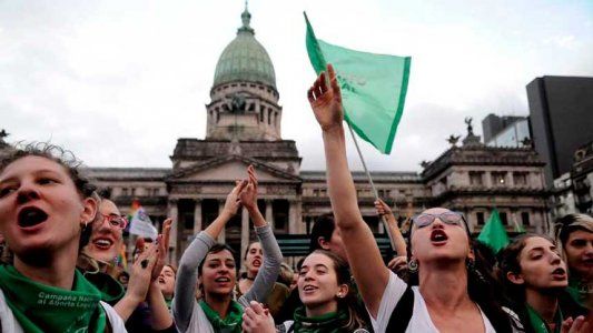 El camino inverso: los jóvenes que convencieron a sus padres para que estén a favor de la legalización del aborto
