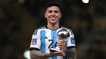 Los dos récords que rompió Enzo Fernández con su histórica venta del Benfica al Chelsea