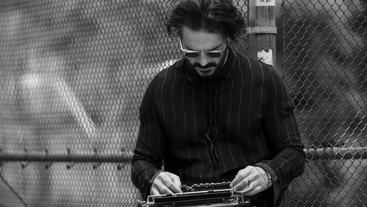 Ricardo Arjona estrena Fluye