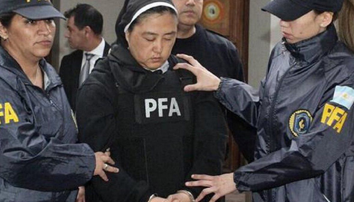 La religiosa más complicada es Kumiko Kosaka con denunciadas por abusos sexuales simple y gravemente ultrajante. Es la única que llega al juicio con prisión preventiva domiciliaria.