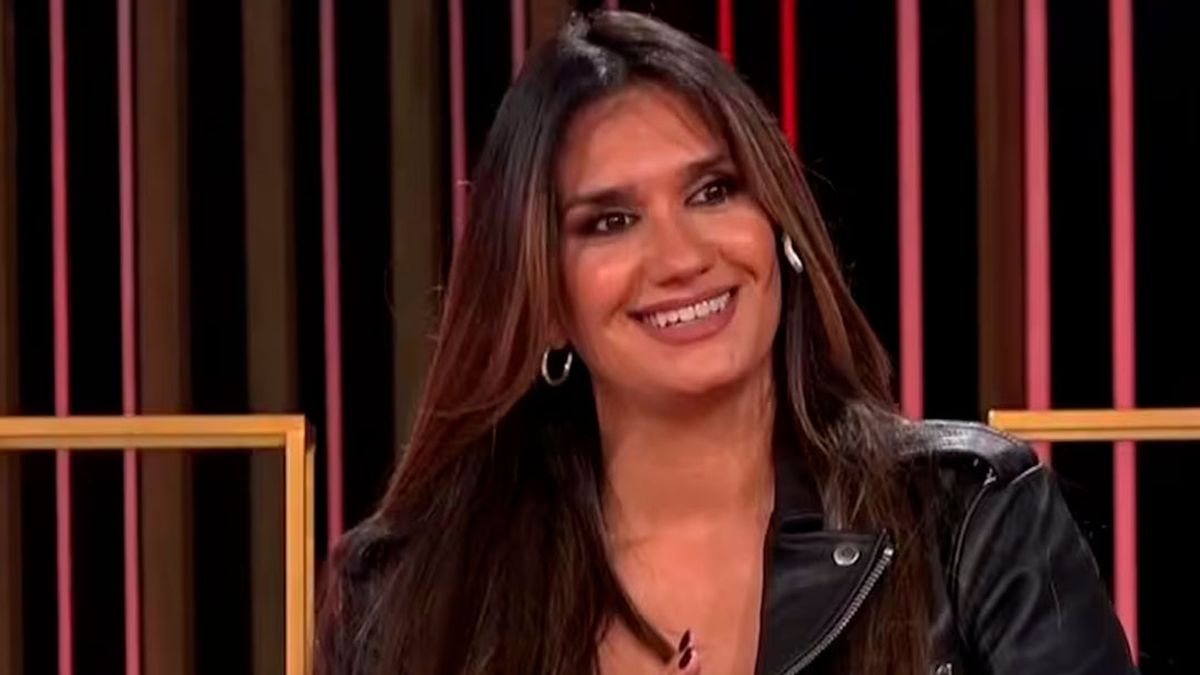 El mal momento de Momi Giardina sobre el escenario: el vestuario le jugó  una mala pasada