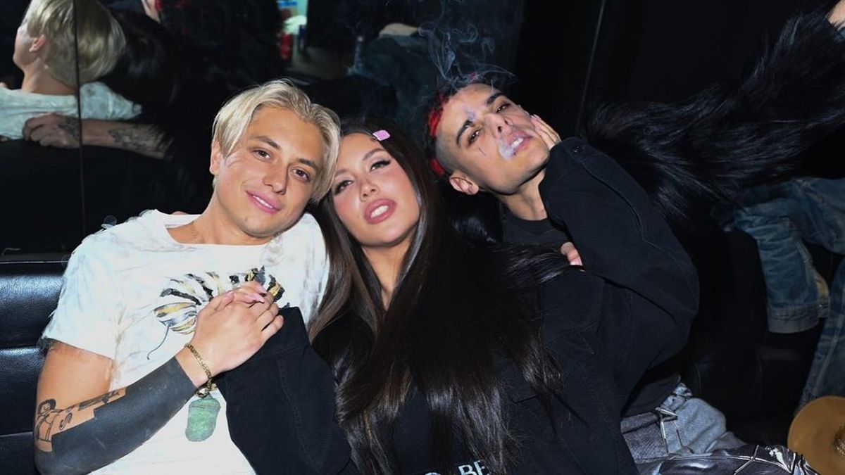 El sorpresivo video de Wanda Nara a los besos con Ca7riel & Paco Amoroso en pleno show
