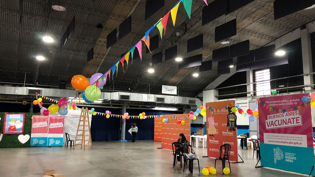 Así prepararon un vacunatorio para recibir a los chicos que recibirán la vacuna contra el coronavirus.  