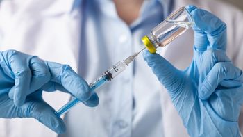 Variante Ómicron: los fabricantes de vacunas ya estudian la efectividad contra la nueva cepa