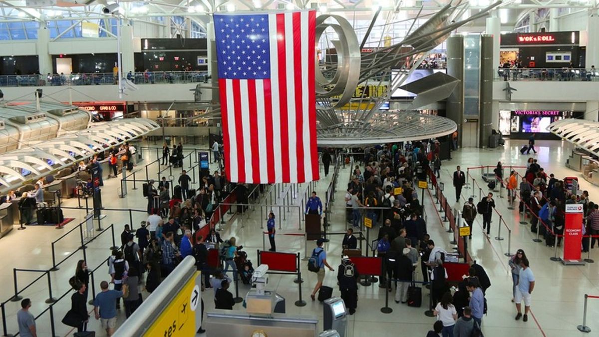 Estados Unidos limitó desde el 8 de noviembre el acceso a sus aeropuertos (Foto: Archivo)