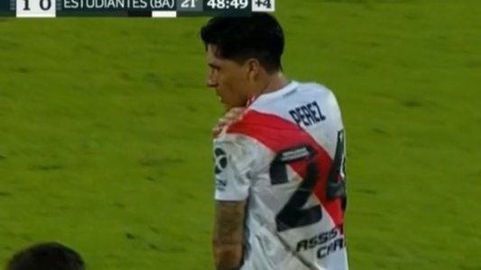 Copa Argentina: Enzo Pérez terminó con una molestia en el hombro izquierdo y se teme por un esguince
