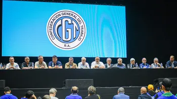 La CGT eligió a su nueva conducción en un congreso convocado en Obras Sanitarias: No somos kukas ni comunistas, somos peronistas