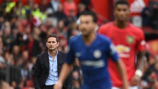 Manchester United vapuleó 4-0 al Chelsea en el inicio de la Premier League y con el debut de Frank Lampard como DT Blue