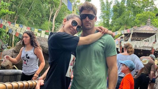 El chistoso regalo que Jimena Barón le hizo a su novio en Disney