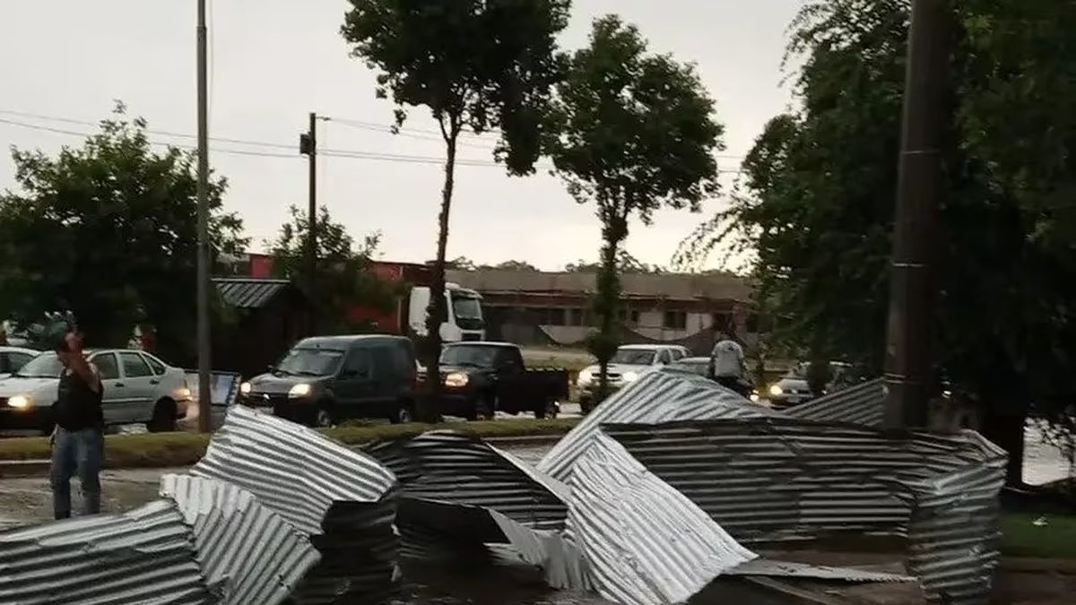 Al menos dos personas murieron por el temporal en Miramar (Foto: La Voz).