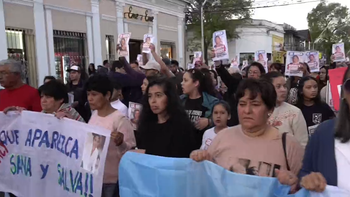 Desaparición de la maestra rural: marcharon en Corrientes para pedir que aparezca con vida