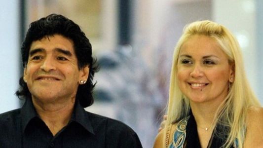 “Cuando lo llamo a Diego me atienden otras personas y me cortan”