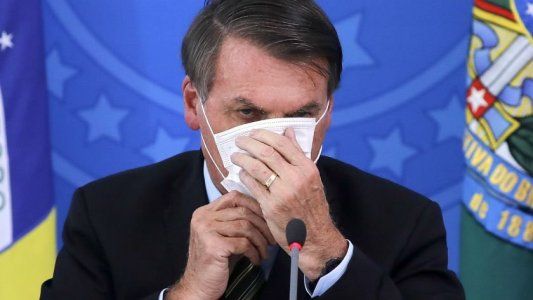 Bolsonaro cree que puede haberse contagiado de COVID-19 y analiza realizarse un nuevo test
