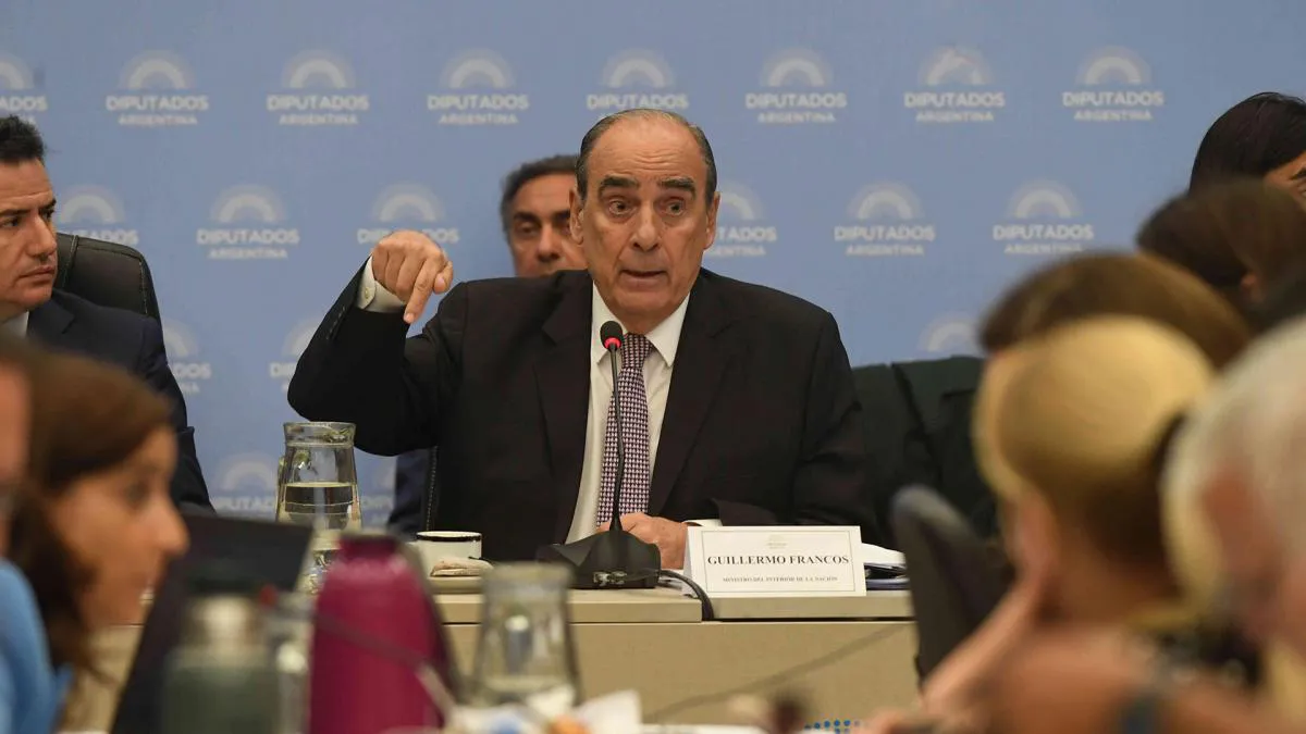 Guillermo Francos adelantó que se están reuniendo con empresas privadas para que se hagan cargo de Aerolíneas Argentinas