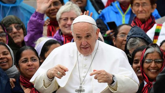 Por primera vez, el Papa Francisco celebrará una misa con mujeres en el altar