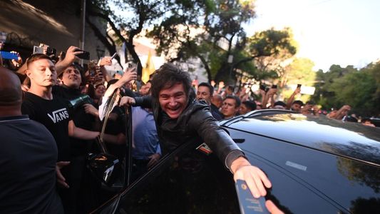 Tras el fallo contra la reimpresión de boletas, ahora el Gobierno dice que no importan los candidatos y pide el voto a Milei